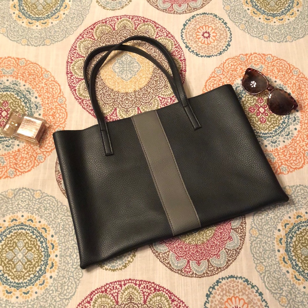 Vince Camuto  tote
